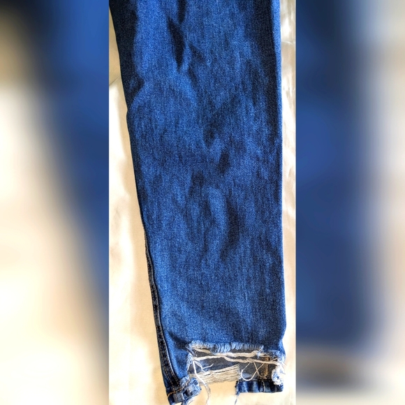 Refuge Denim MOM Distressed Jeans - Picture 14 of 16